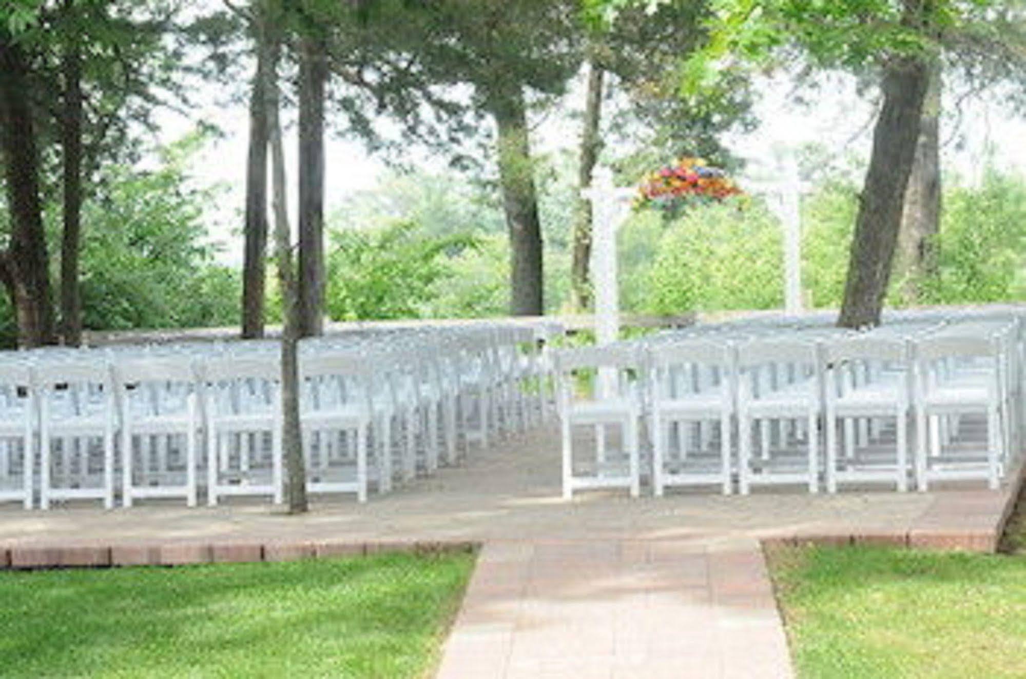 Starved Rock Lodge & Conference Center Utica エクステリア 写真