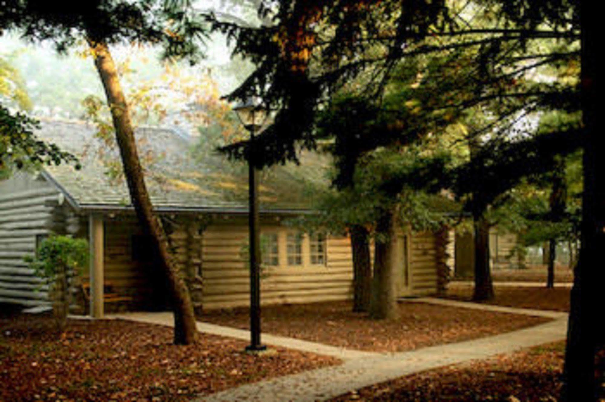 Starved Rock Lodge & Conference Center Utica エクステリア 写真